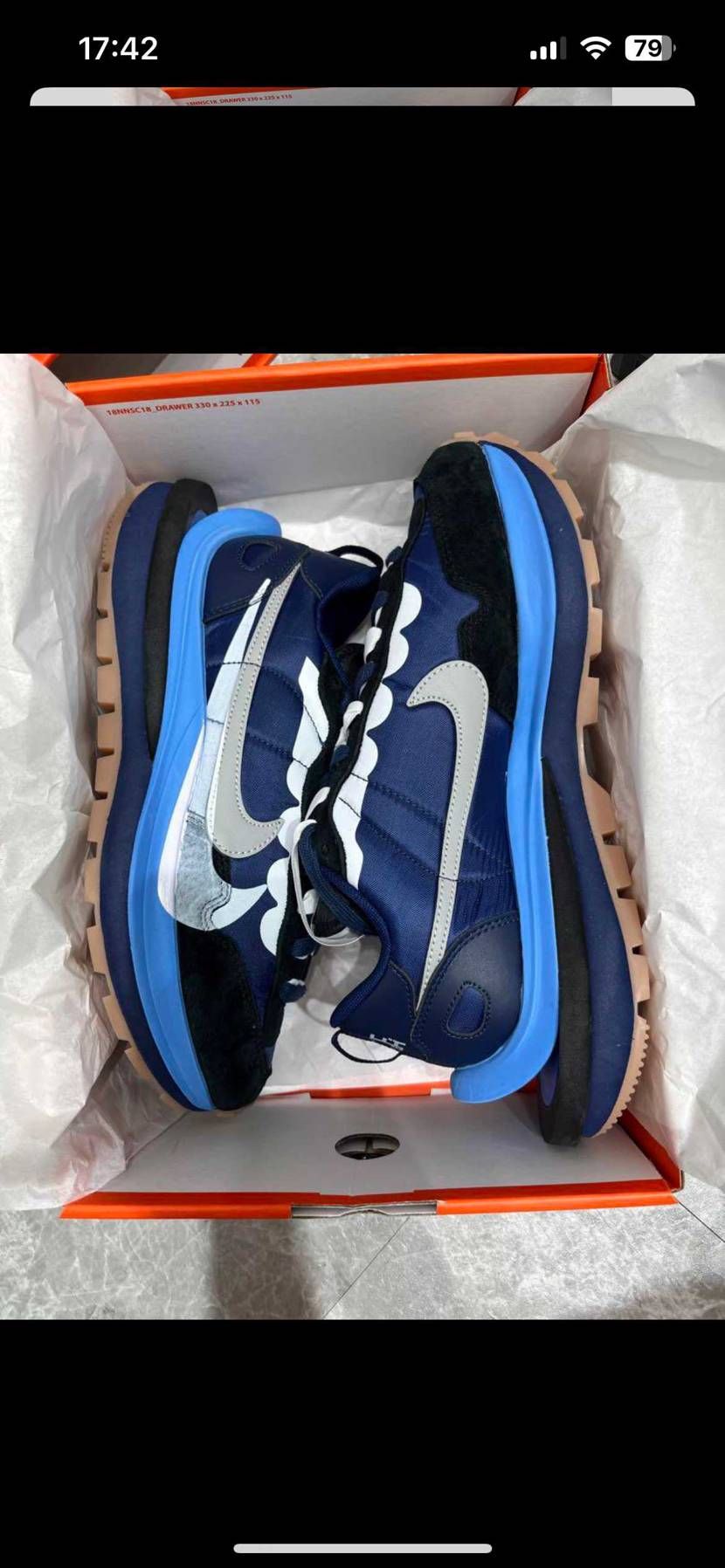 もうなんでもありやな🤣
ミッドソールの色が違えばこれはこれでカッコいい。。。