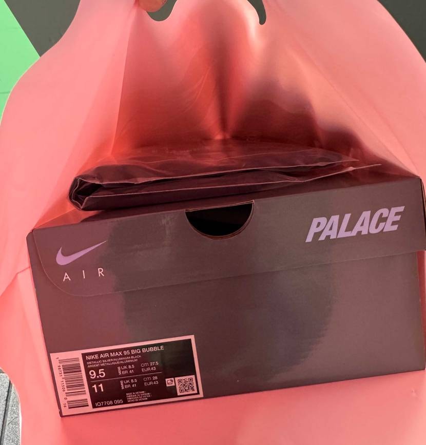 4月11日(土)
朝7時に目覚めて、SNSを見ていると
PALACE Tok