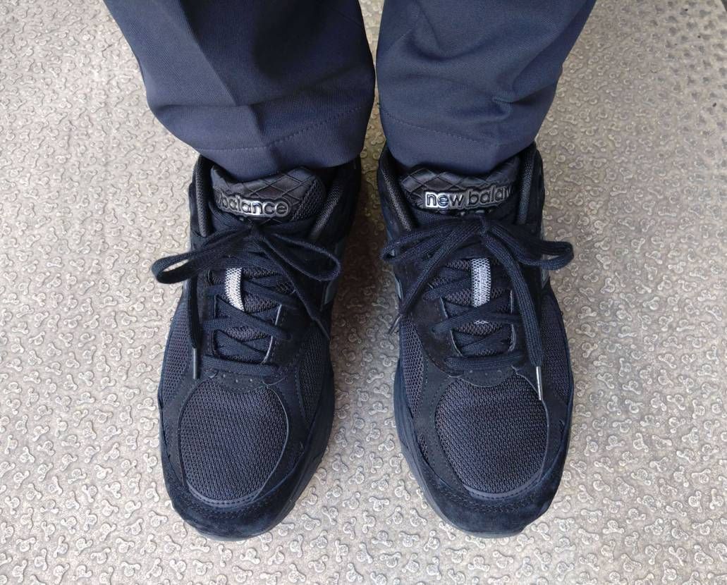 【ベテラン👟⑧】
トリブラ通勤
やはり網目はクッキリ濃いのが良い

M9