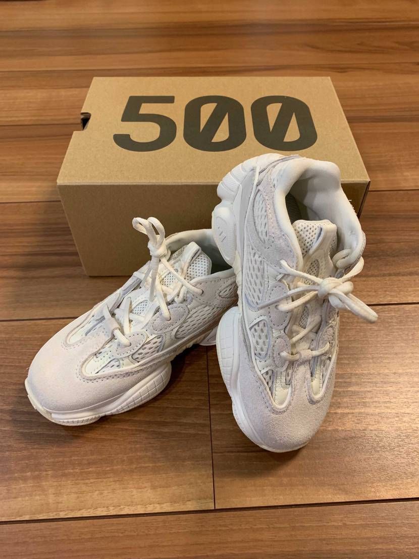 娘のYEEZY 500
サイズ大き過ぎたか👀w