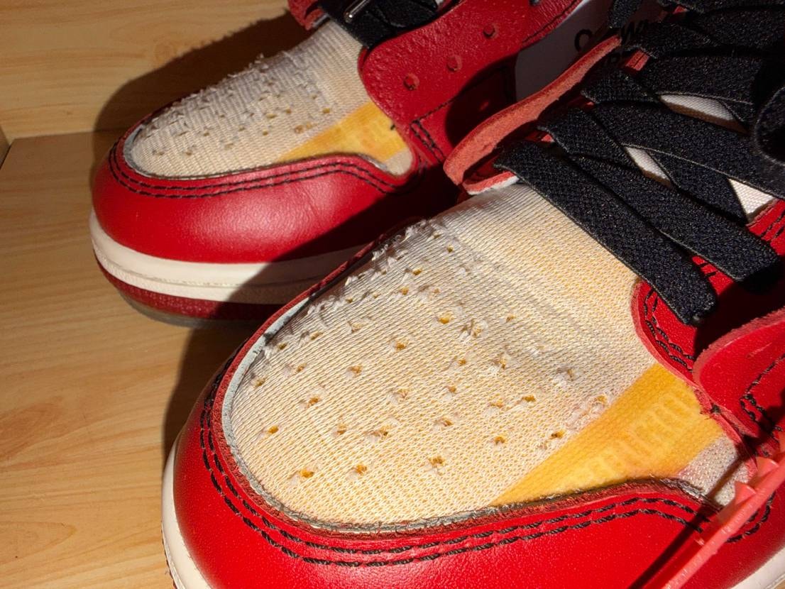 off-white Chicago の本体の黄ばみ、つま先の