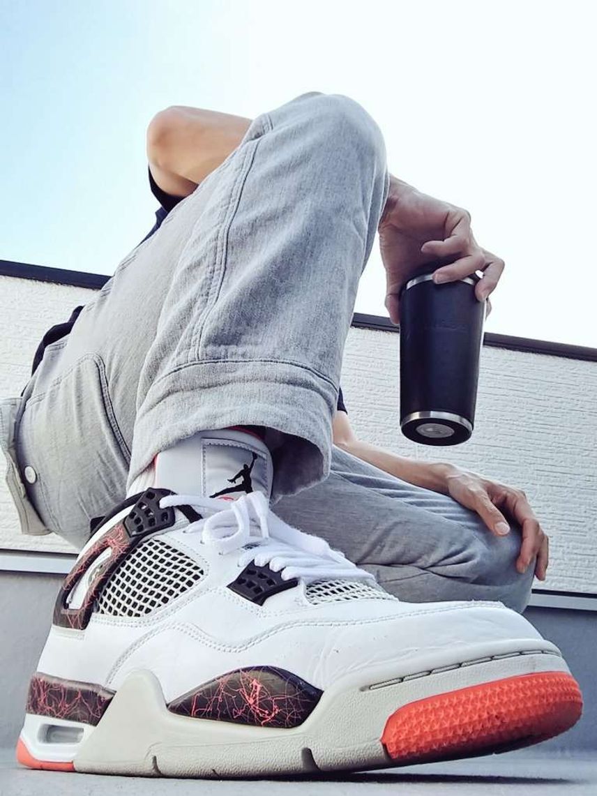 NIKE AIR JORDAN 4 RETRO FLIGHT NOSTALGIA