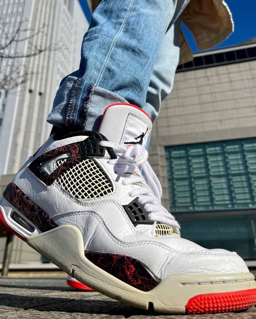 NIKE AIR JORDAN 4 RETRO PALE CITRON
好