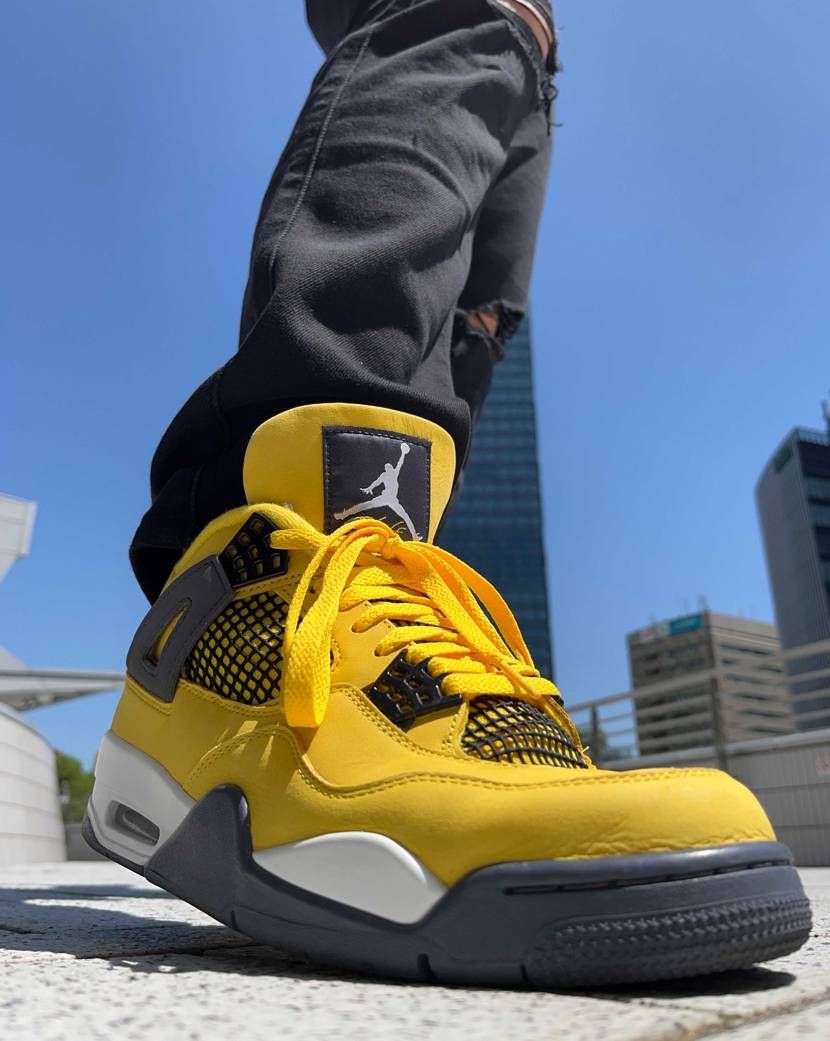 NIKE AIR JORDAN 4 "TOUR YELLOW"
Thun