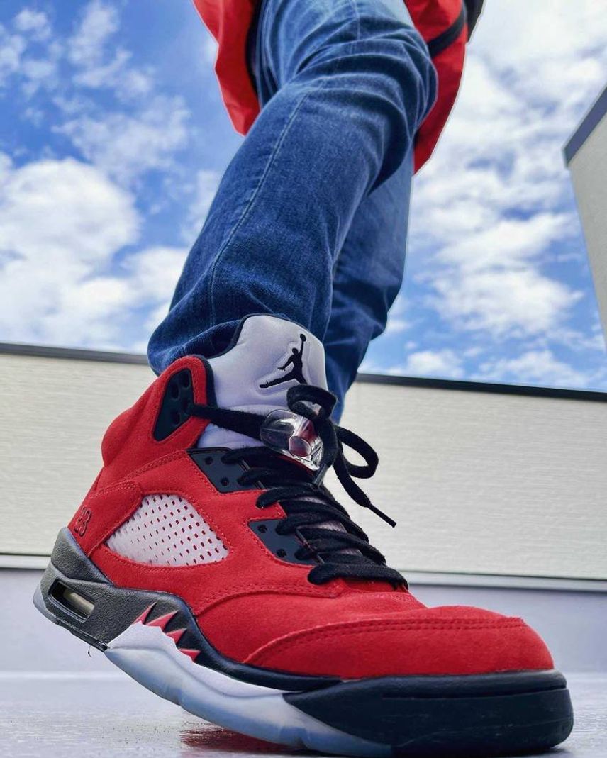NIKE AIR JORDAN 5 "TORO BRAVO"
赤ベースの