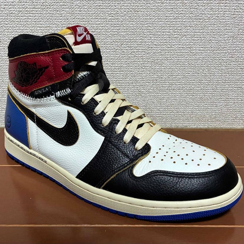 シューレースの色迷いすぎる！
デフォルトの黒/白もいいけど