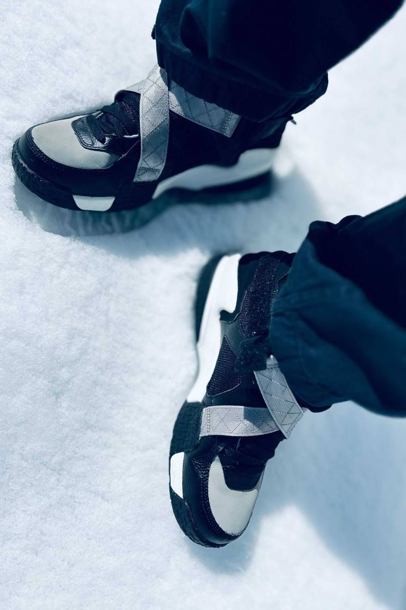 雪の日はエアレイド❗️❗️❗️
90sのオフコート用のバッシュで
実はティン