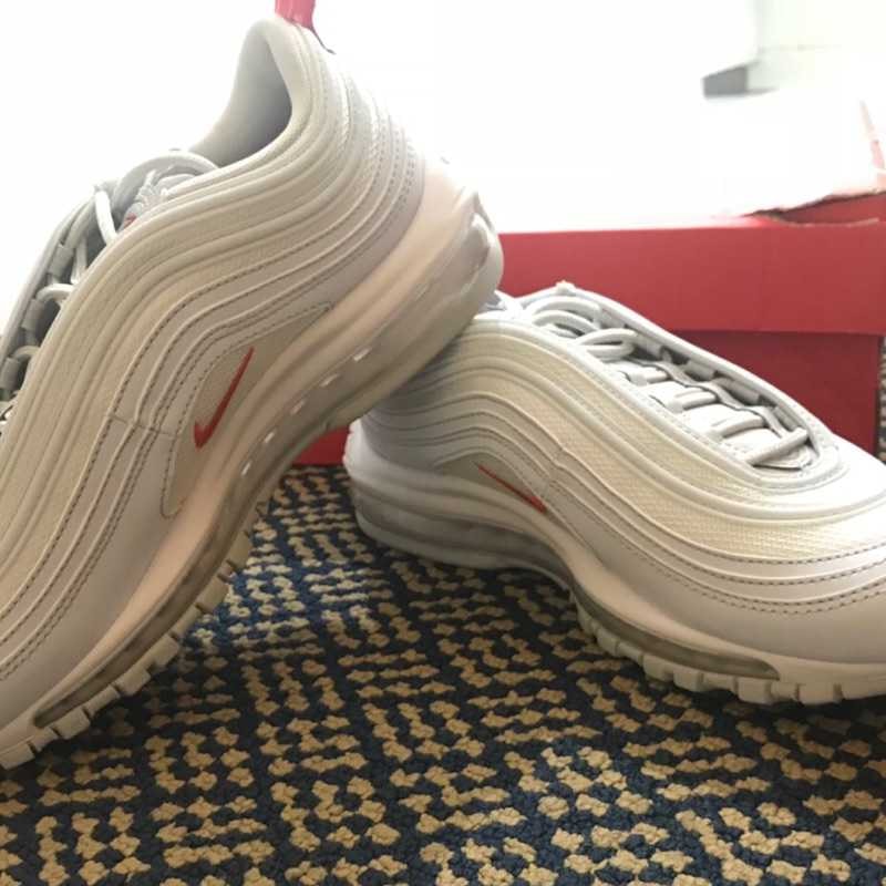 MmM