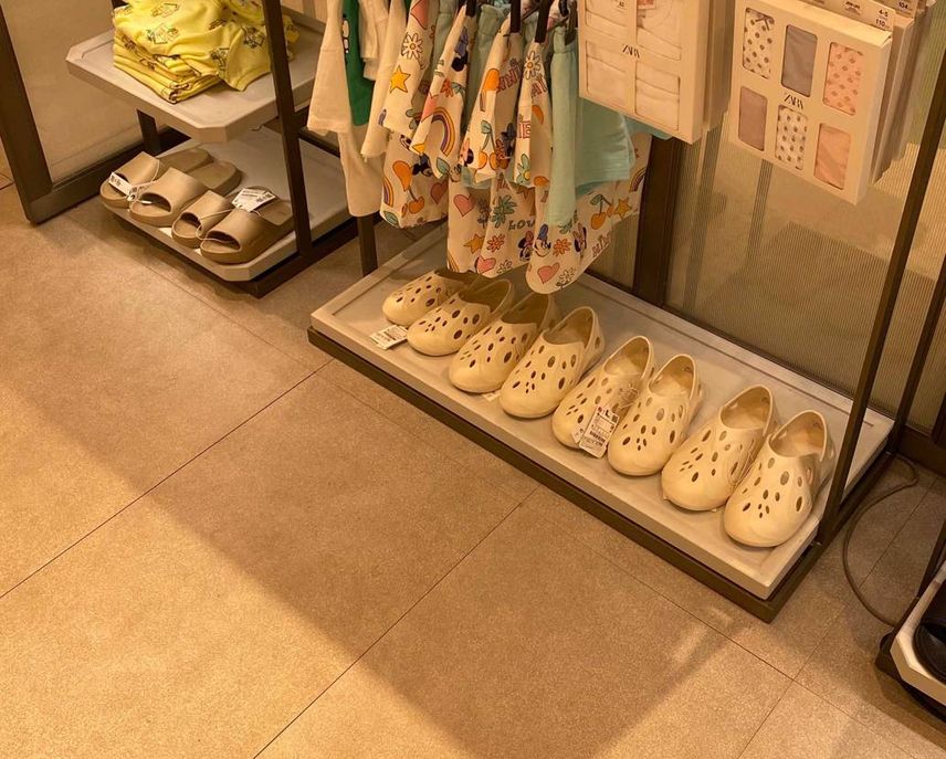 ZARAに両方ある