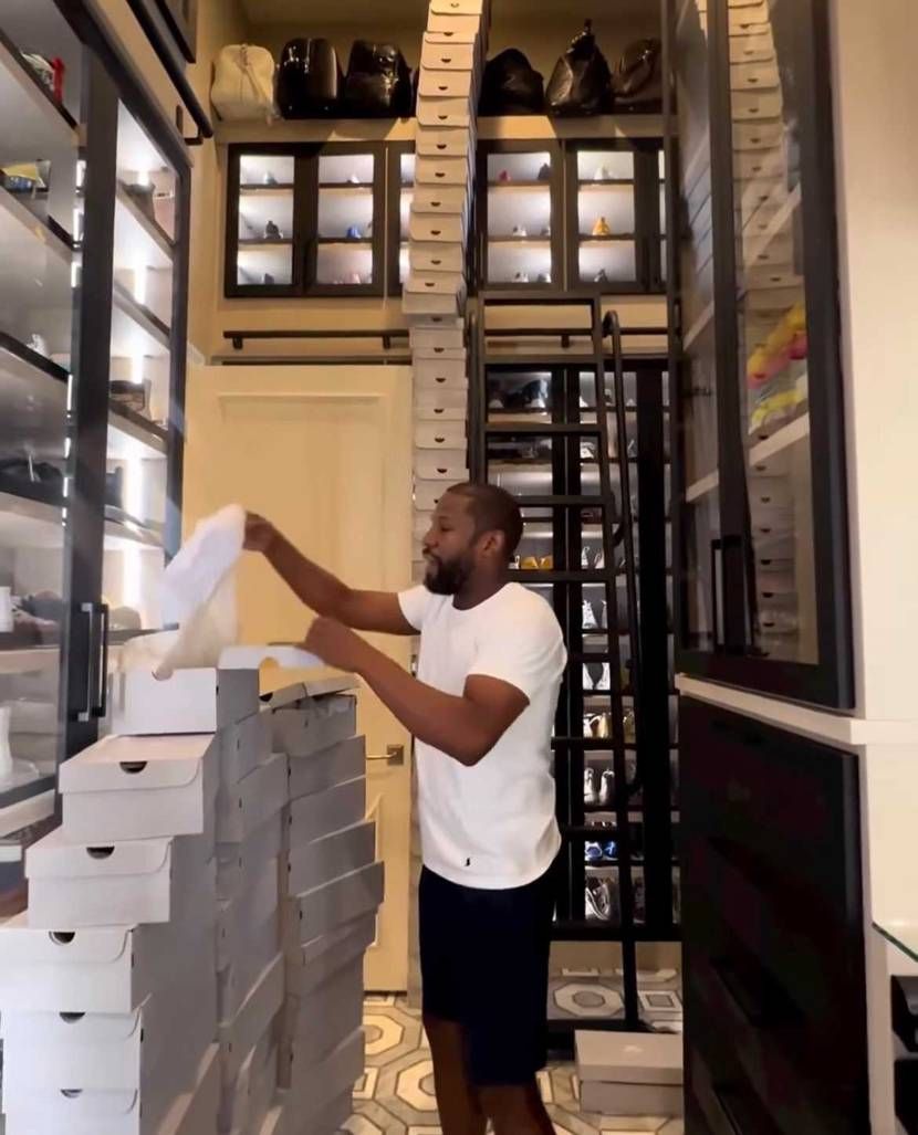 白フォースは1回履いたら寄付かぁ
（積みすぎ）