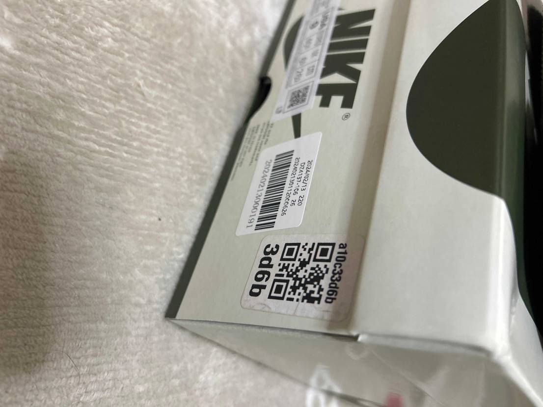 先月買ったトラヴィスジョーダン1ミディアムオリーブなんだけど、どこで買われた物な