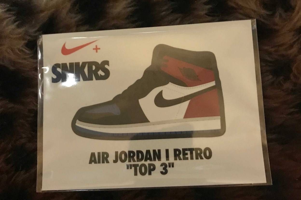 アプリできたての頃クイズ答えたらもらえたステッカー。
漁ってたらでてきた