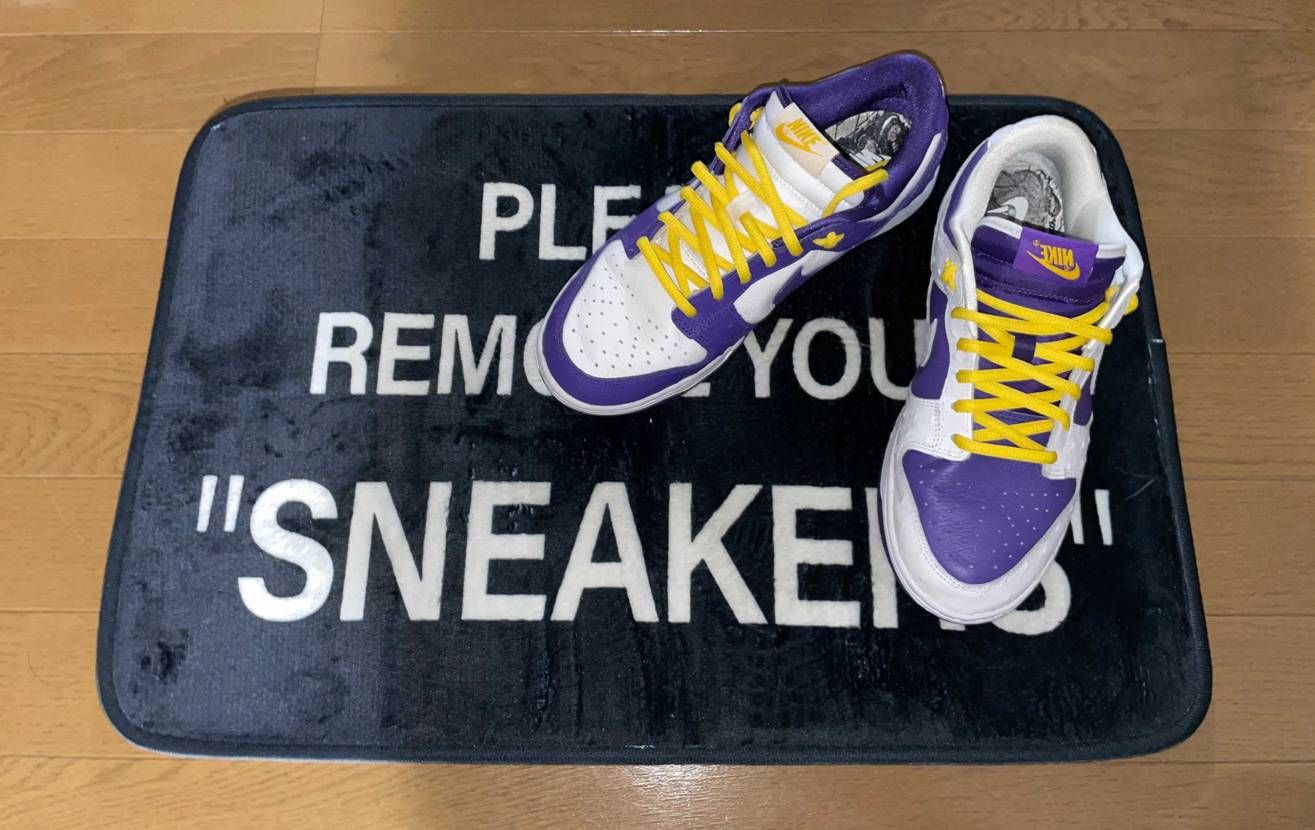 Dunk low "MADE YOU LOOK"
フリーザカラーから、シューレ