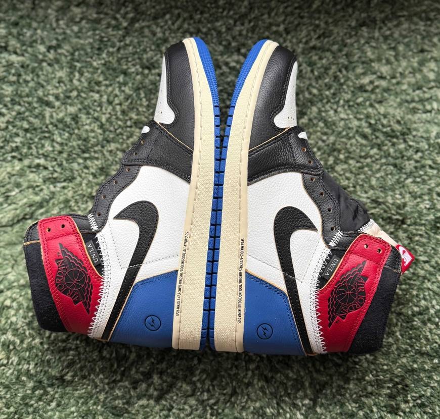 到着🚗³₃
言うまでもなくかっこいい✨
とりあえず紐を通して眺めていたい
