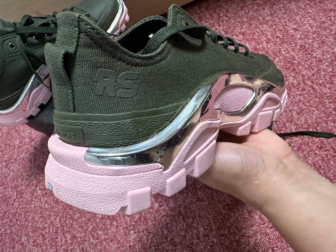 
NO DISCLAIMER 
adidas
Raf Simons x a