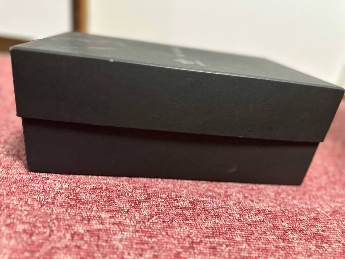 
NO DISCLAIMER 
adidas
Raf 