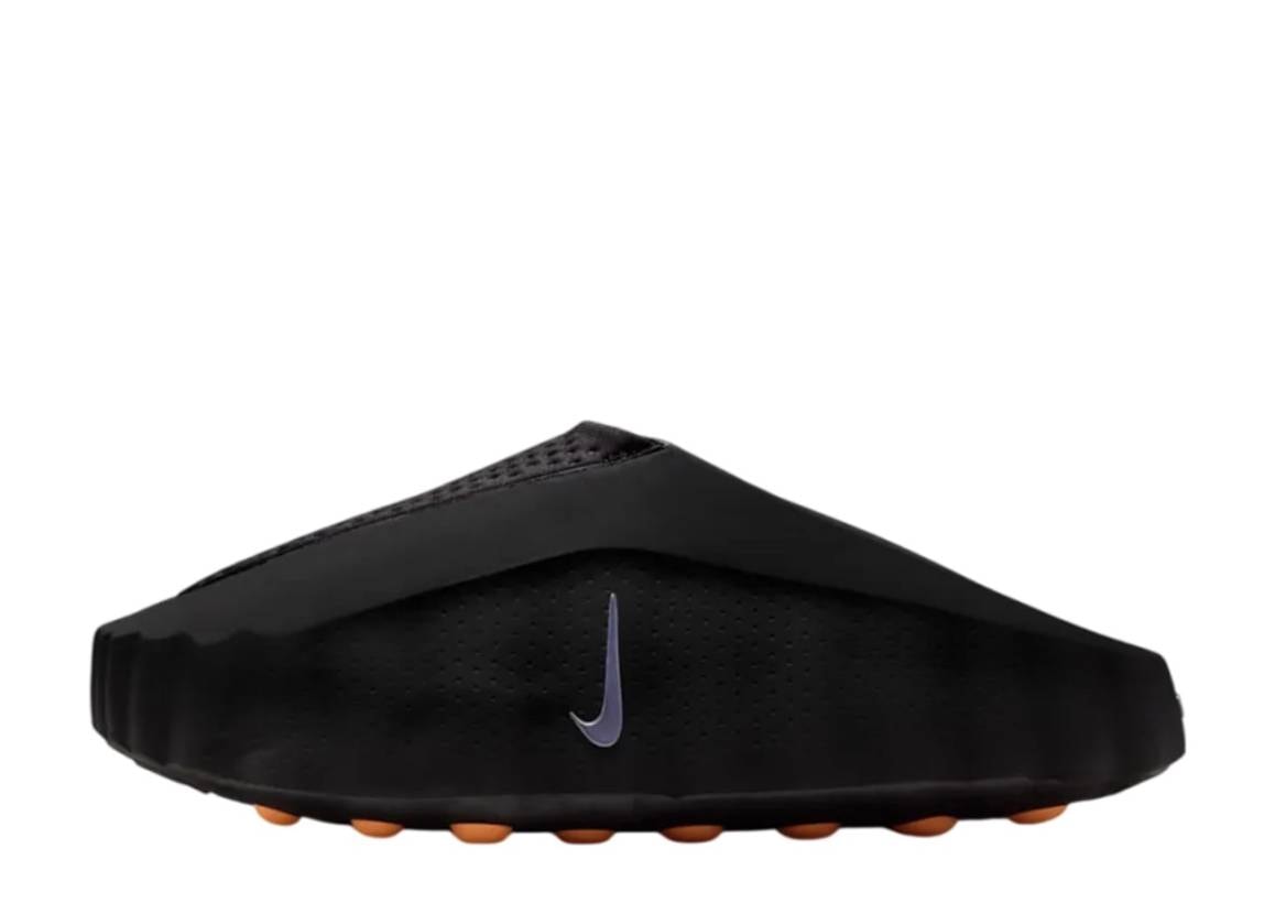 おととい発売された真っ黒のnike mind 001 とファーストモデルで購入を