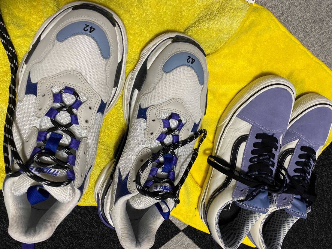 この色のスニーカー可愛くて好き！
個人的にこのトリプルsは可愛い色してていいな