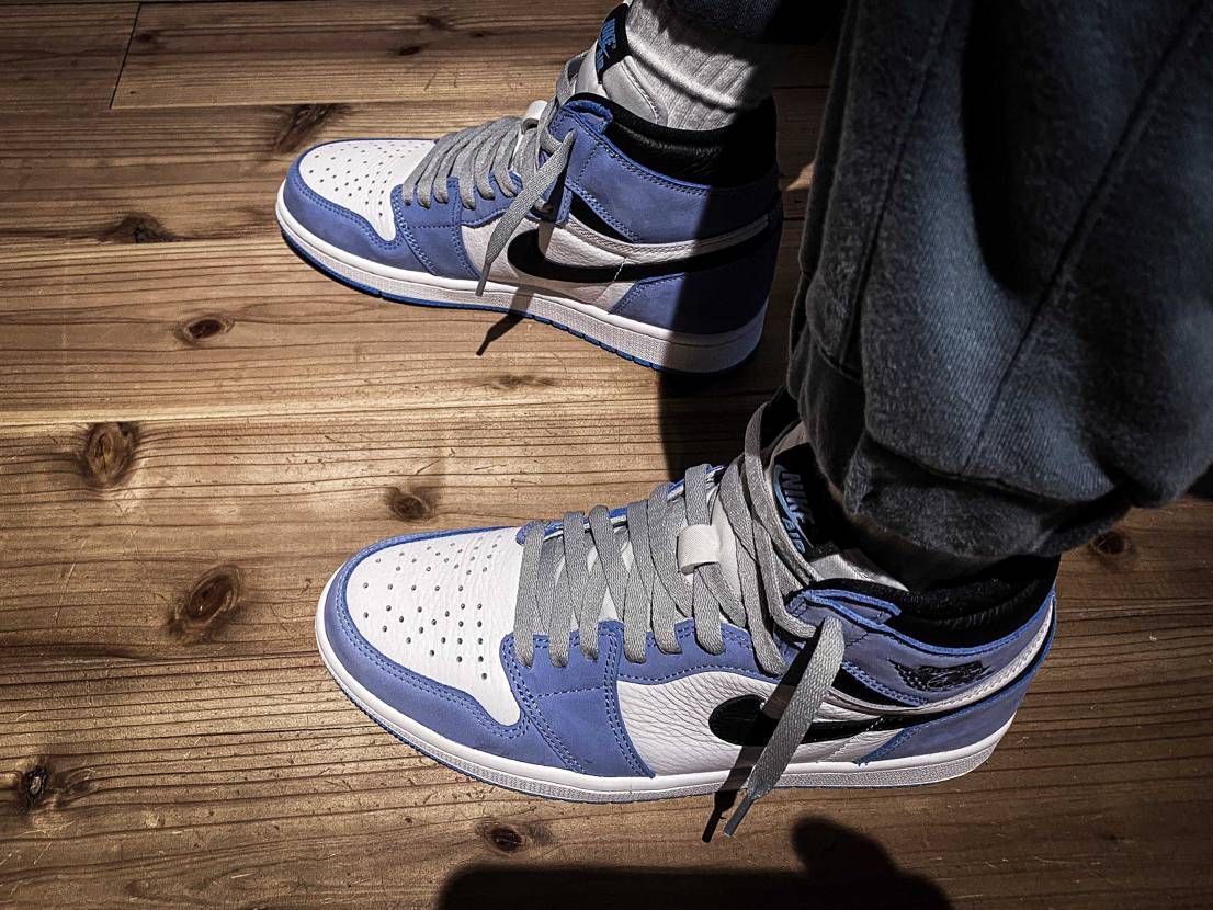 グレーのシューレース意外と合うぞ！
グレーつけてる人まだ見た事ないけどこれはこ