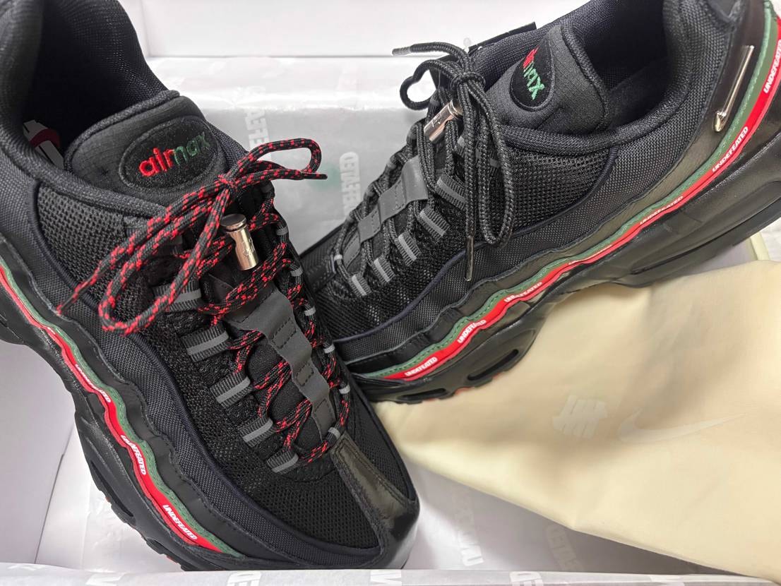 赤紐より黒紐でアンディラインを際立たせたほうが格好良い🥴