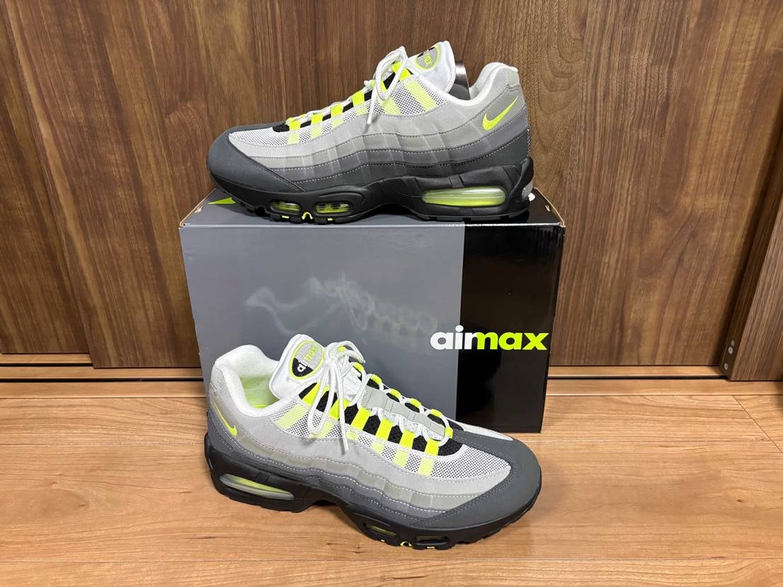 憧れのイエグラをゲットすべく、1足は当たるやろと複数オンラインに申し込むも、スト