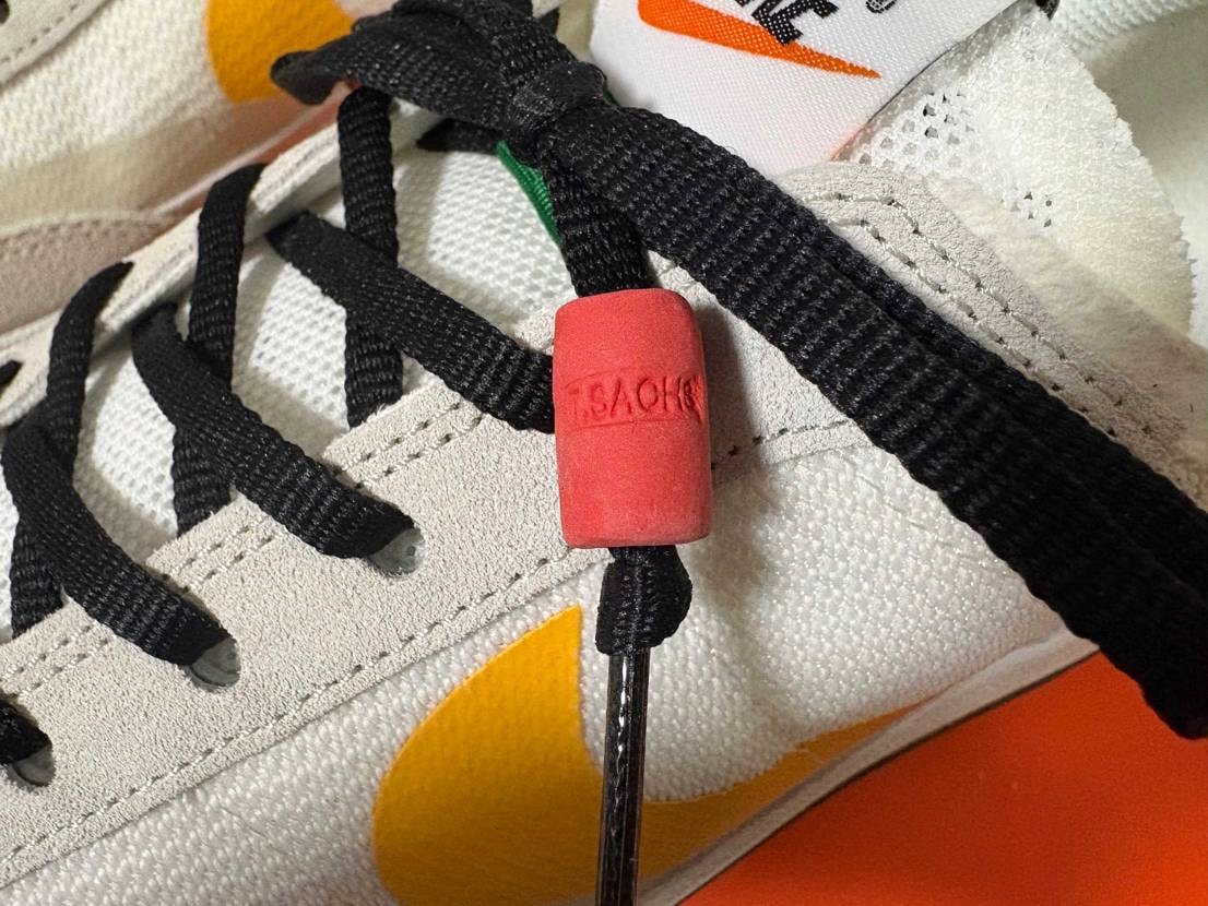 やっと海を越えて我が家にやって来ました！
赤ビーズはプラス