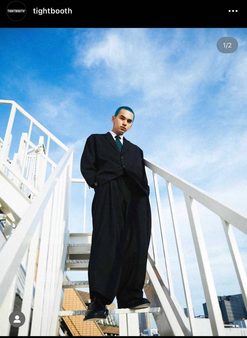 黒のスーツをスニーカーに合わせるとしたら、皆さんは何を合わせますか？🥹　まあまあ