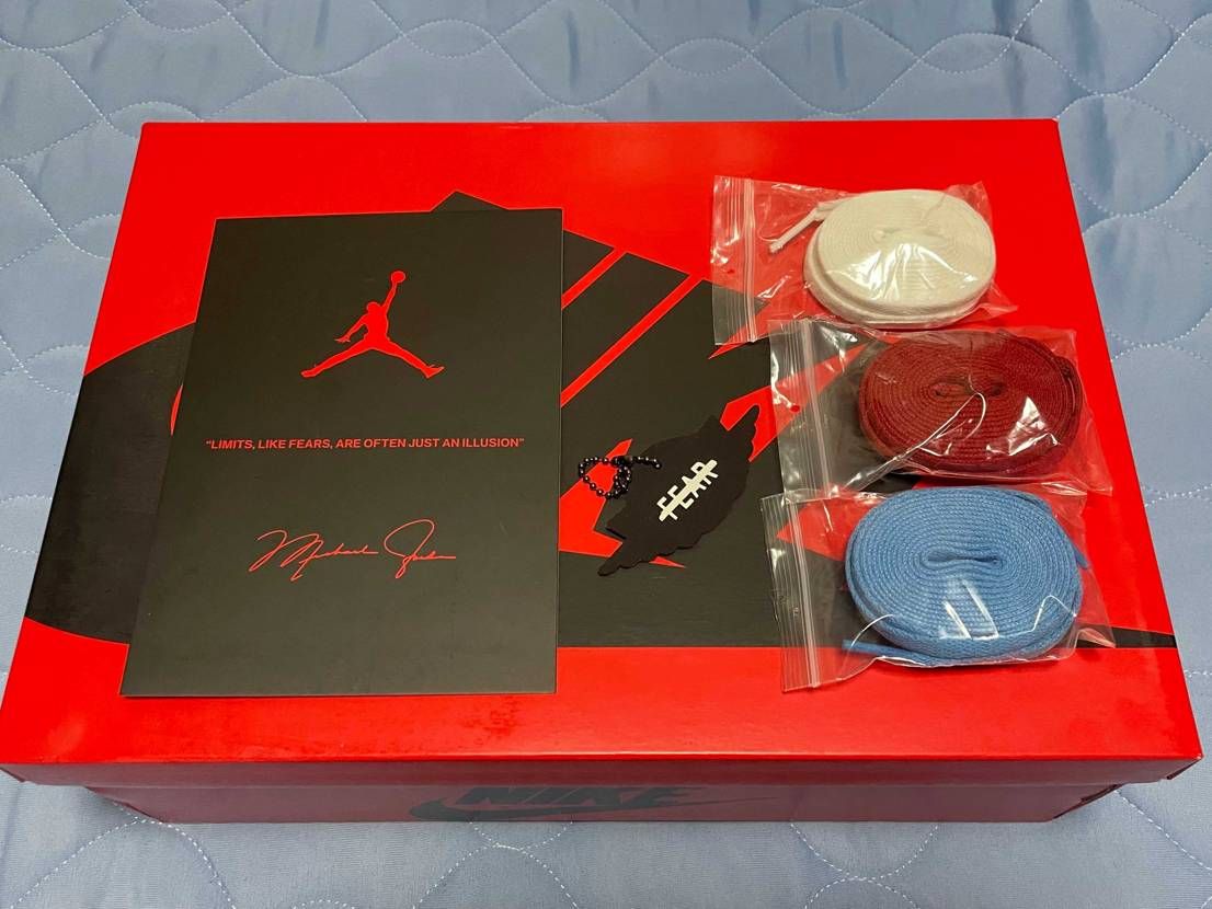 中古にて出品中になります。
付属品全て完備しております！！
是非ご検討くださ
