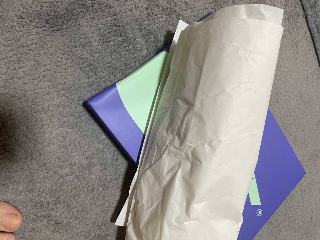 本日NIKEさんから届きましたが、以前と違い隙間を紙ではなく