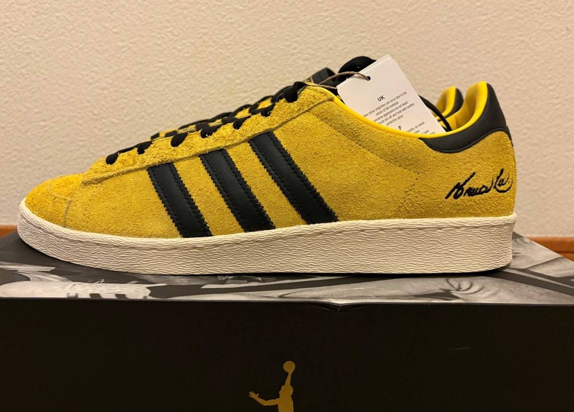 T23の報告が多い中で別のイエローを。
「Bruce Lee × adidas