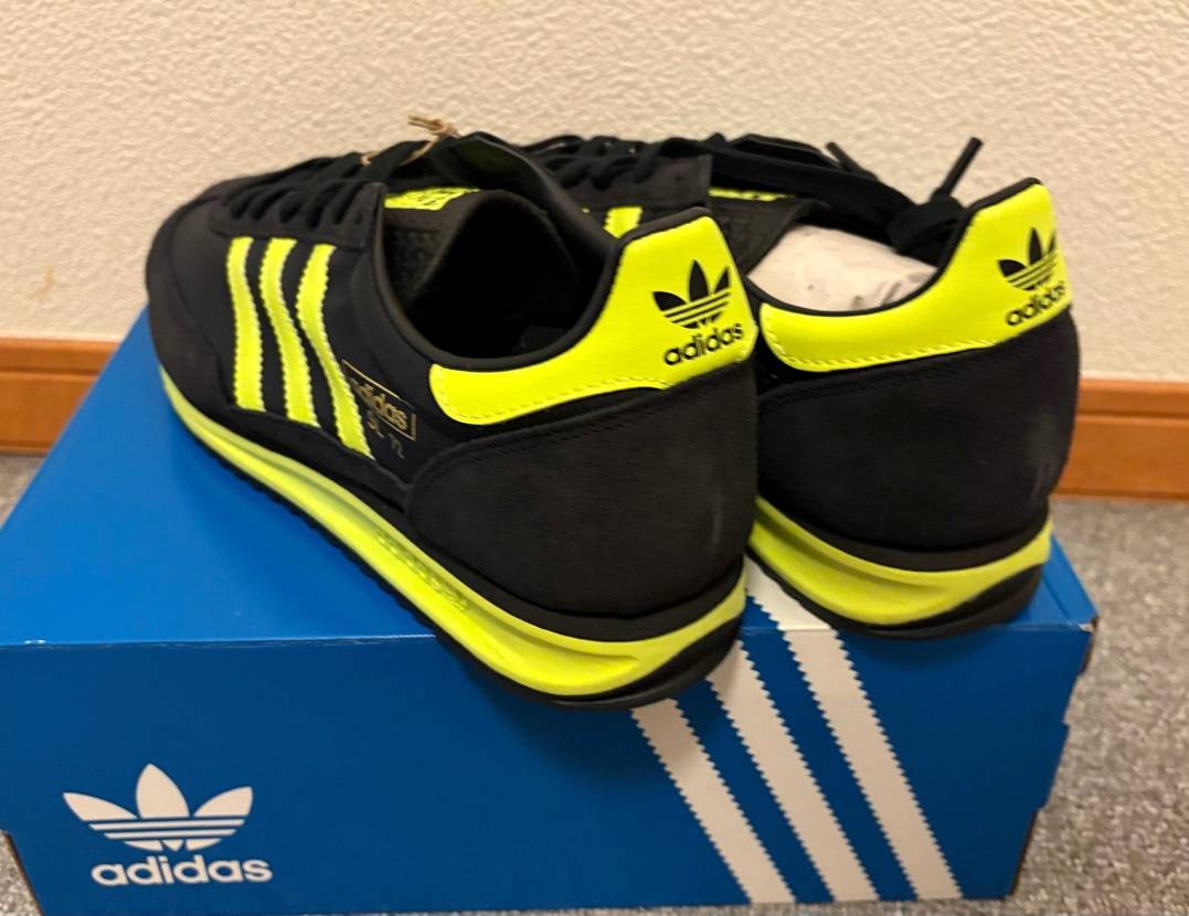 公式で40パーオフであったのでお試し購入。
他のadida