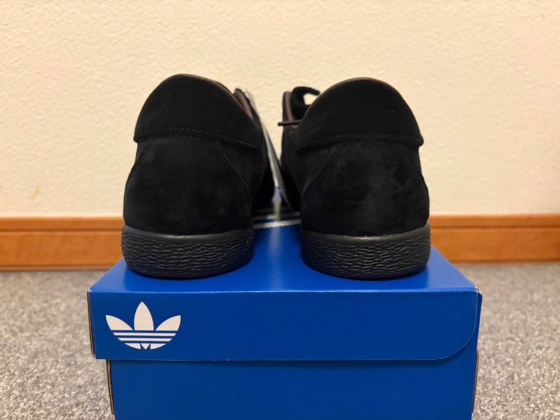 昨夜届きました！
黒スウェードの質感、ライニングのブラウン