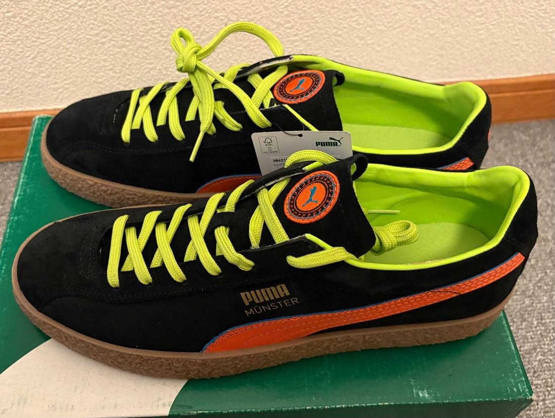 この2足をお迎えしました。スエードの質感とオレンジ系のフォー