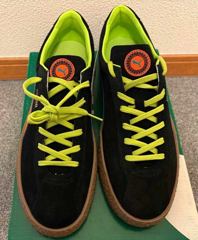 この2足をお迎えしました。スエードの質感とオレンジ系のフォー