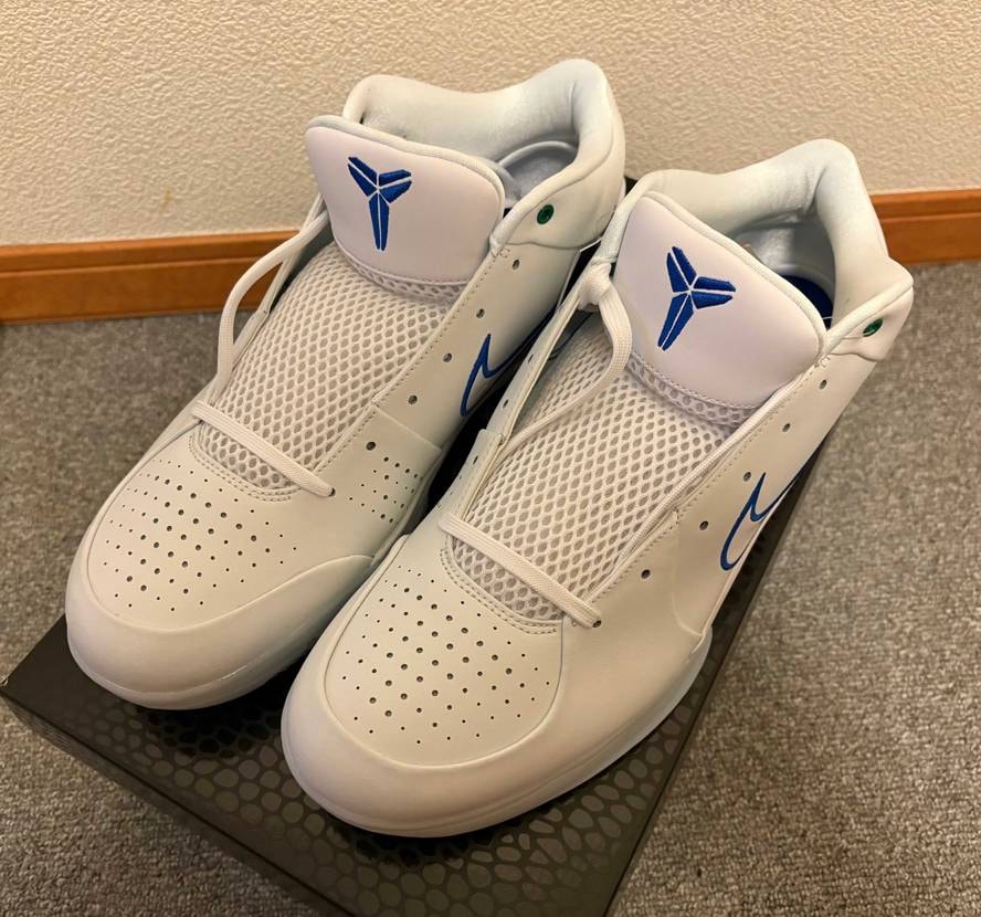 久々のNIKEなのと初コービーです。
結果はダラス・マーベ