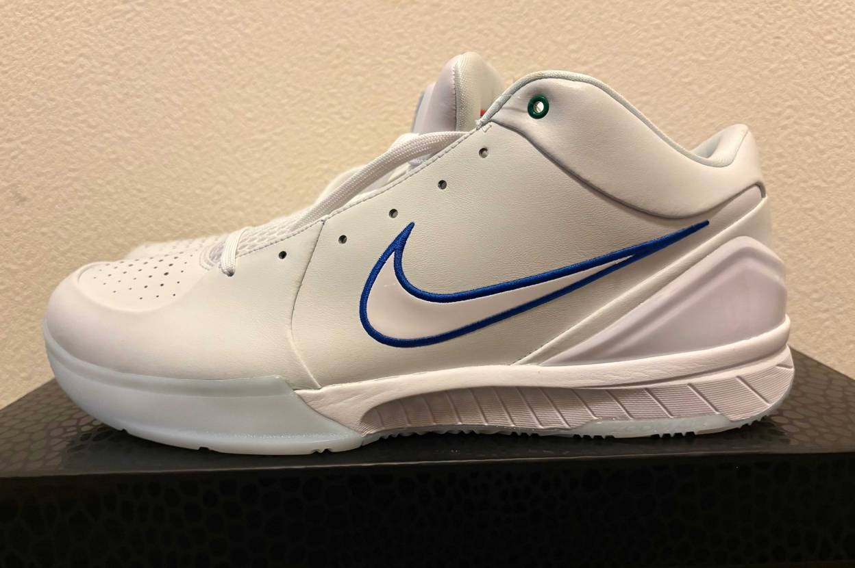 久々のNIKEなのと初コービーです。
結果はダラス・マーベ