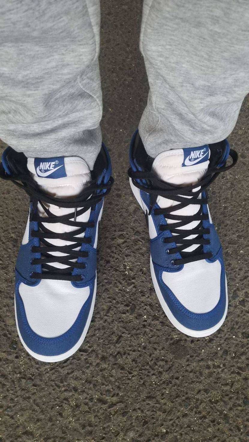 前から気になっていたAJ1が昨日スニダンから届いたので早速今日から履いてみたのだ