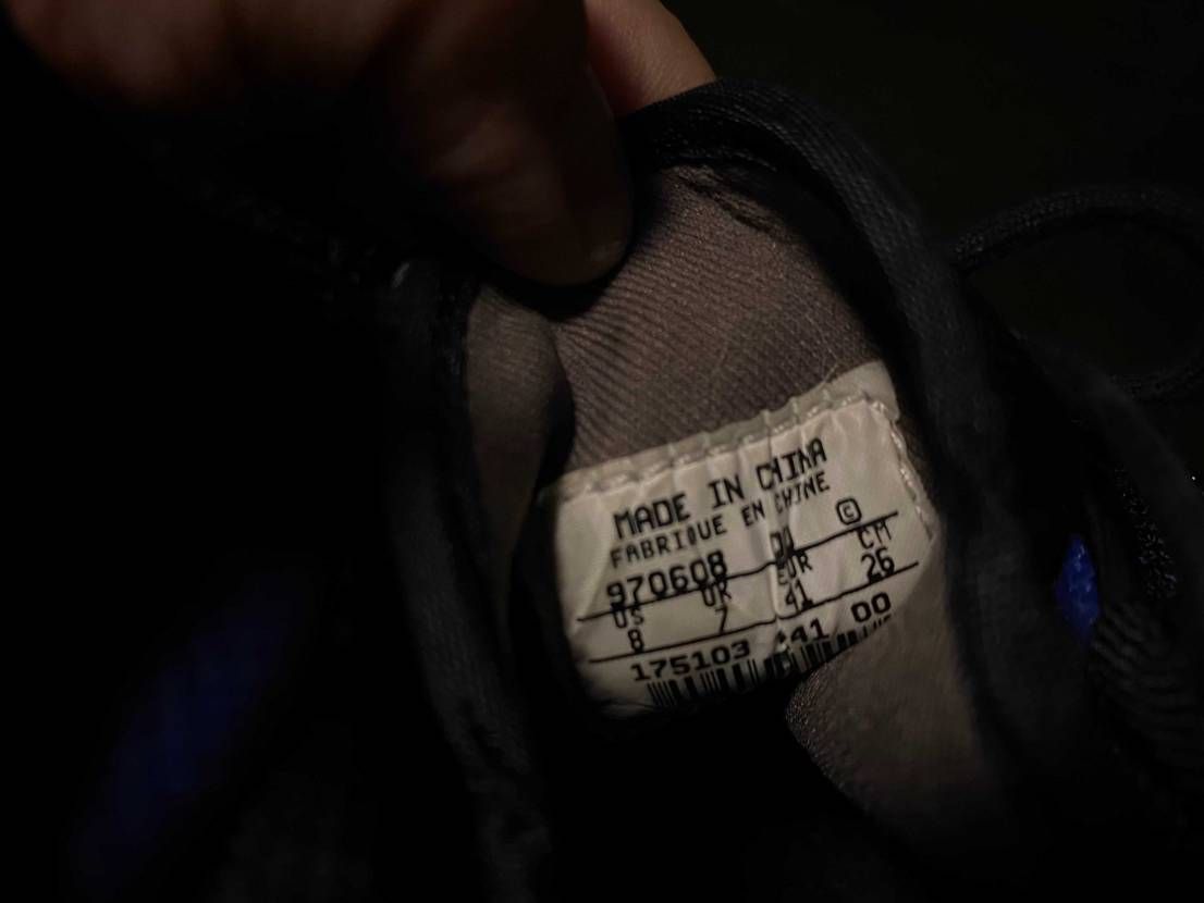 NIKEの1997年製のAIR MAVSA。これは状態良いけど接着部は剥がれ始め