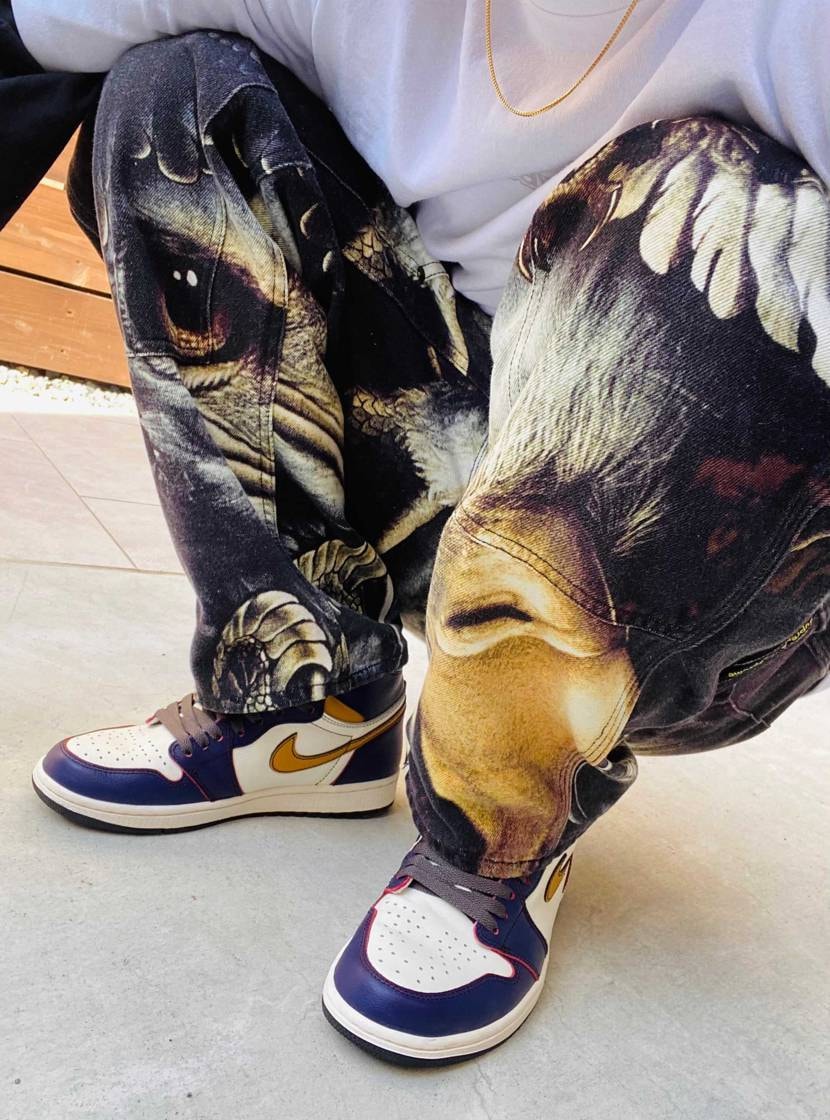 今日はやっと見つけた👖に、aj1にハマったきっかけのこの👟で