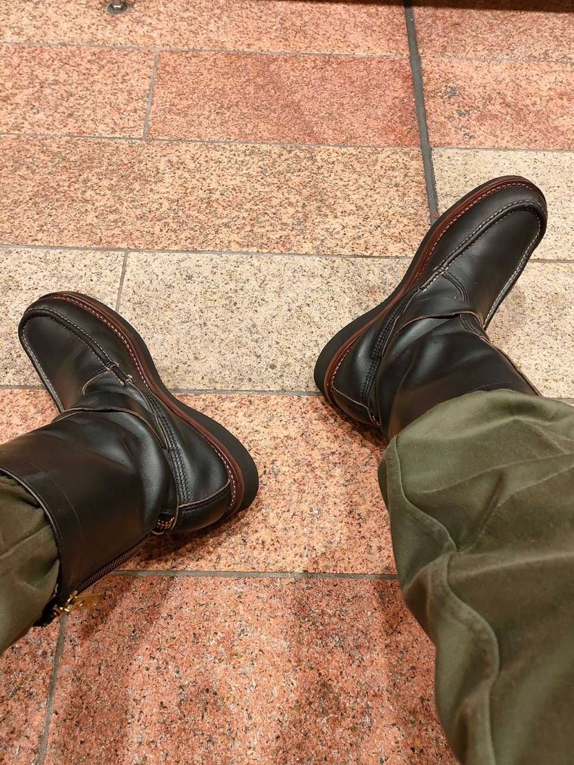 推しの子、先行上映会👀行ってきました
今日は☔なのでブーツ