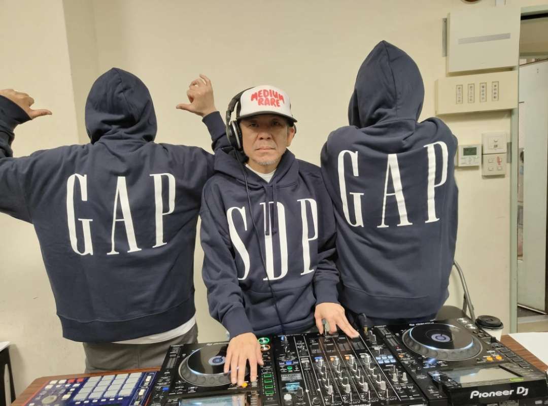 スチャダラパーGAPコラボ欲しいけど新宿のみ販売かよ😭
オ