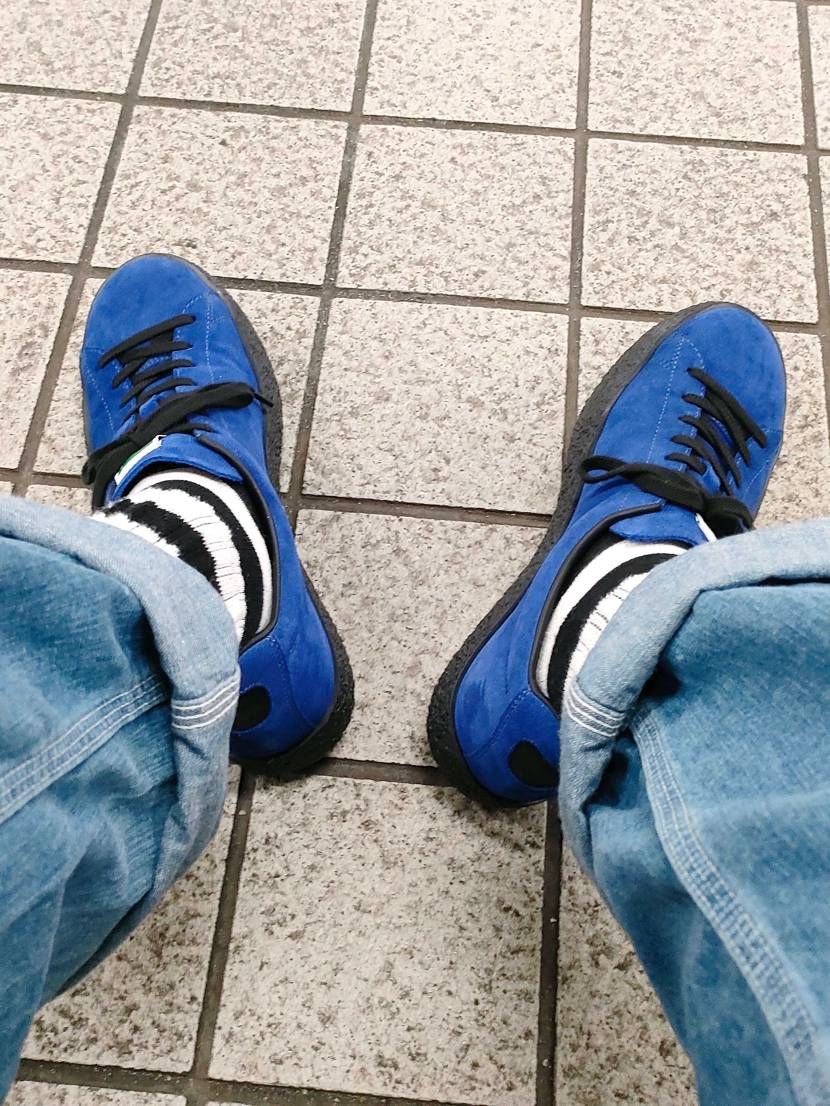 PUMA WEEKEND
Handball Spezial新しいパンチングレザ