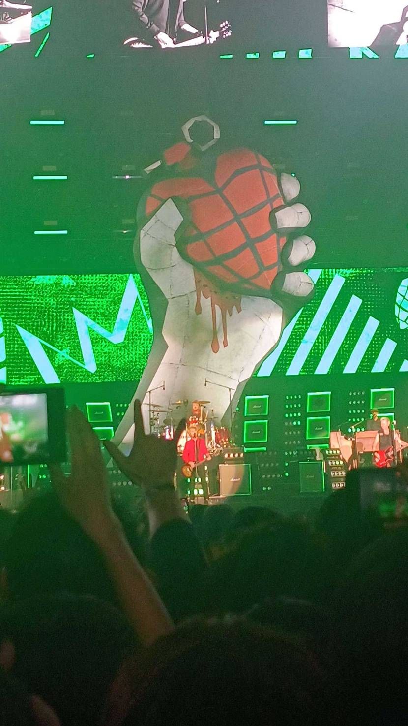 GreenDay🟩
物販で疲れたけどLIVEはサイコーだっ
