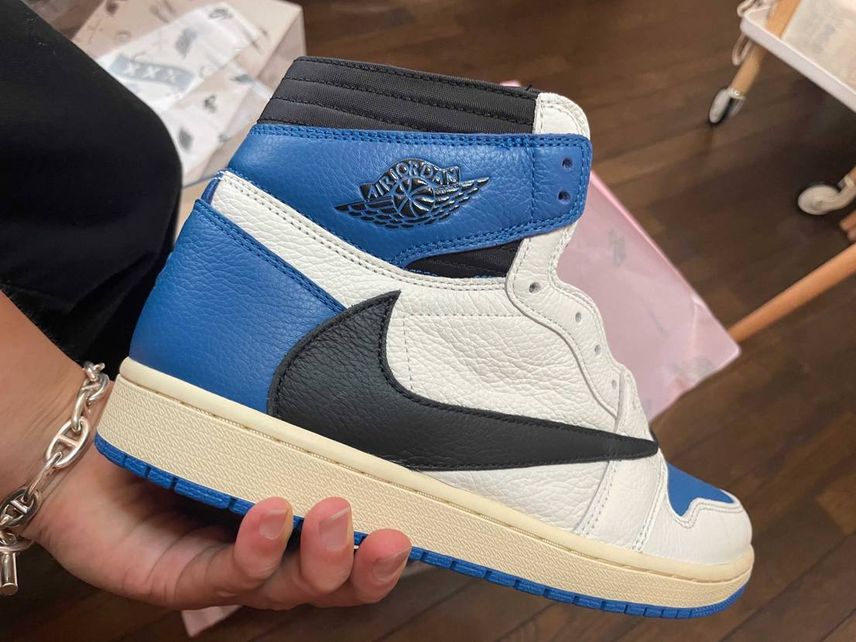 朝から当選メール来てテンション爆上がり❗️
TRAVISSCOTT AJ1は奇