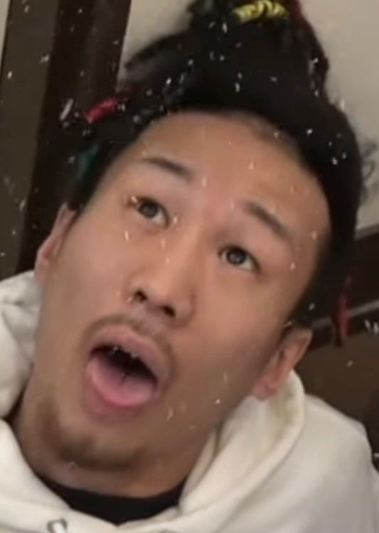 どなたか、このMYくんがセメント積められた靴わかるかたいます