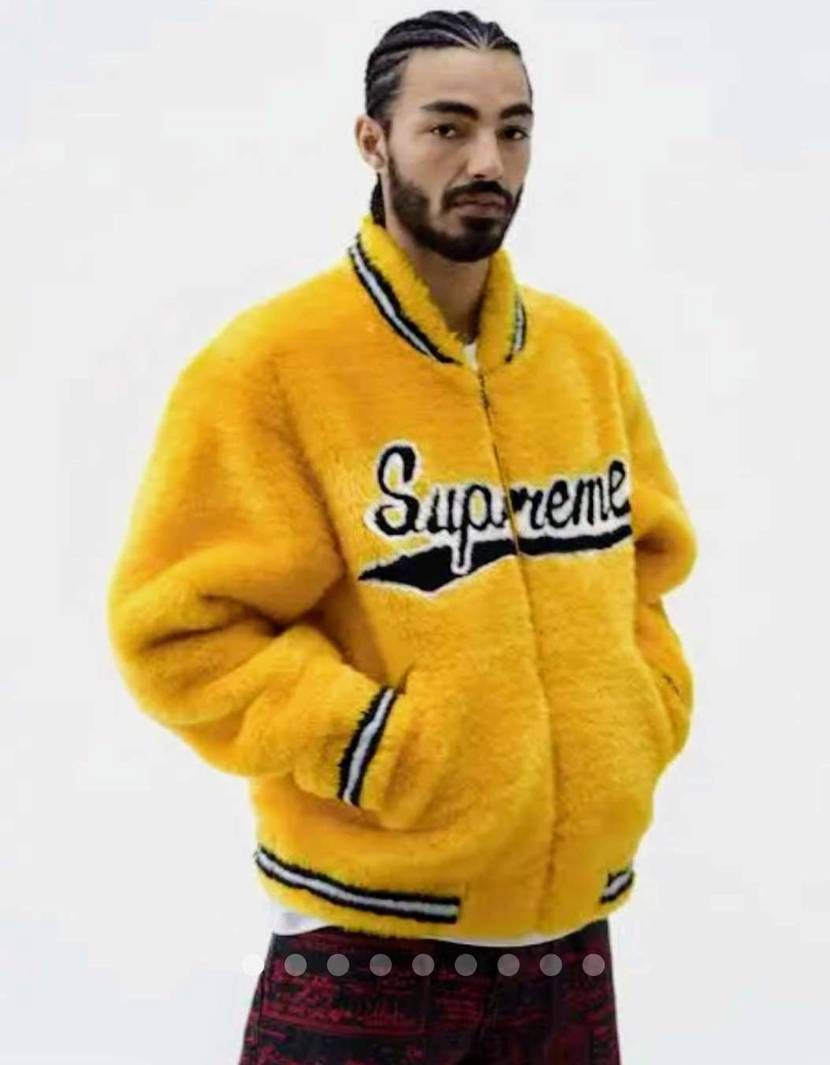 コレクション整理の為、Supremeの商品を出品させて頂きました。
多少のお値引