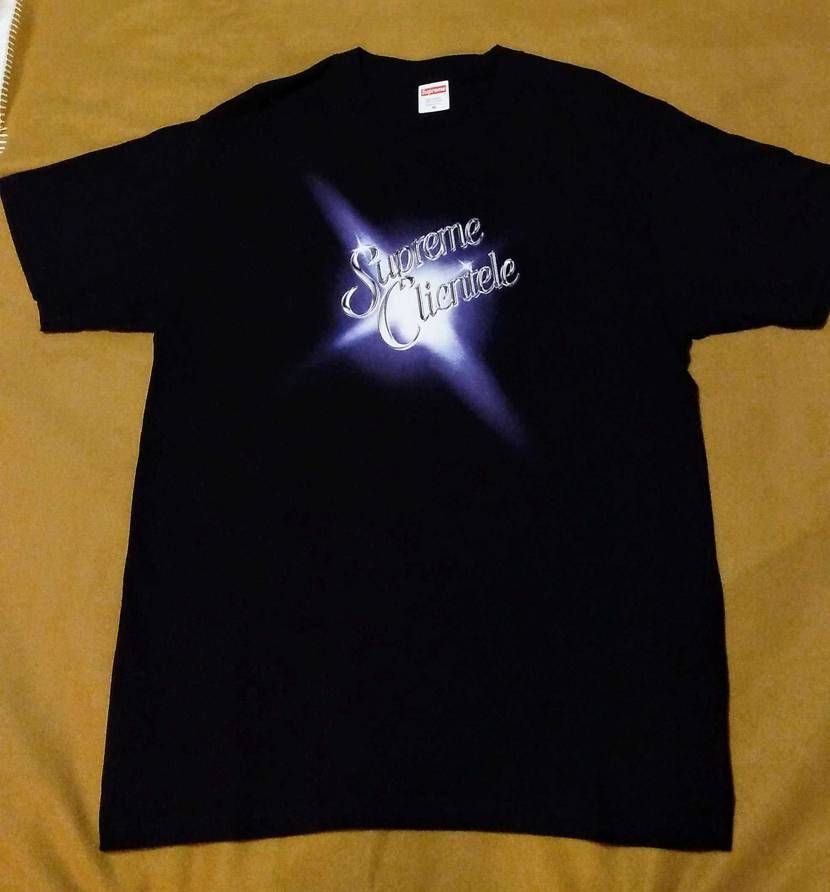 コレクション整理の為、Supremeの商品を出品させて頂きま