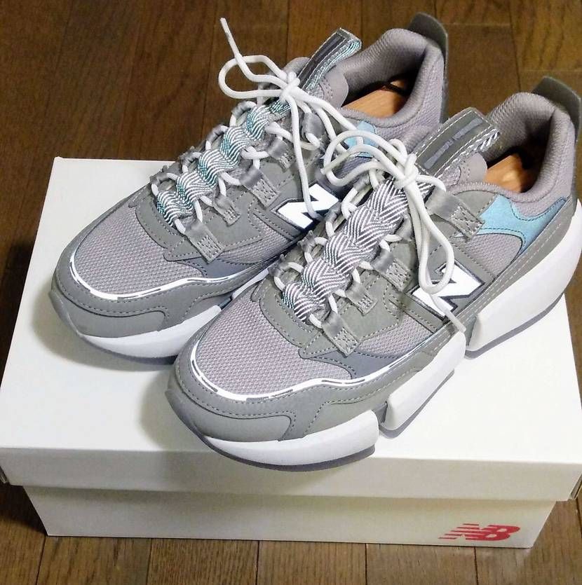 コレクション整理の為、スニーカーを出品させて頂きました！
