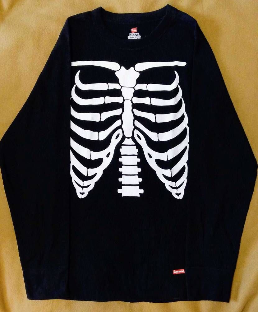コレクション整理の為、これからの季節にピッタリのSupremeのカットソーを出品