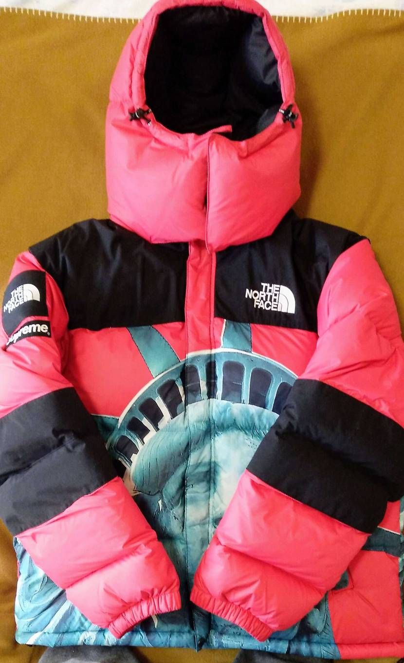 これからの季節にピッタリなSupremeのダウンジャケット各